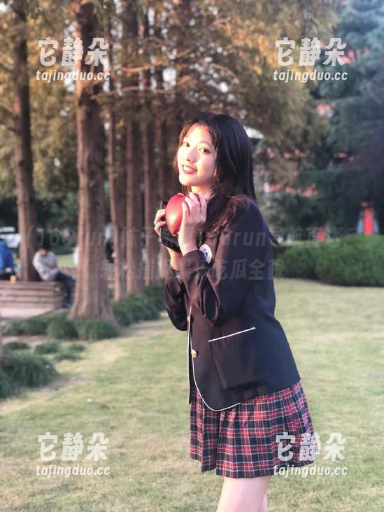166run 妹子亲测166run导航直达,轻松捕捉娱乐吃瓜全貌